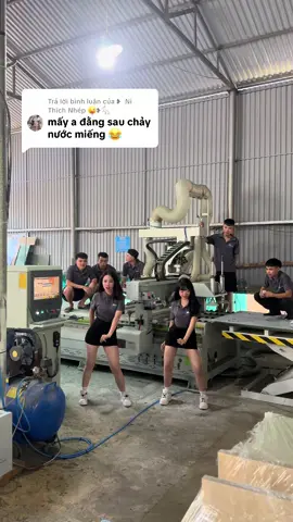 Trả lời @❥  Ni  Thích Nhép 😜❥🐇 Còn đang phải quát nhìn tập trung đây này 😅