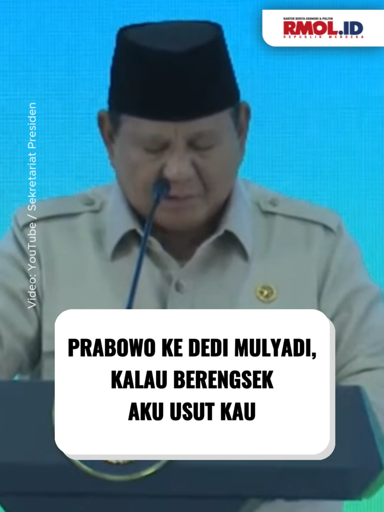 Prabowo ke Dedi Mulyadi, Kalau Berengsek Aku Usut Kau Presiden Prabowo Subianto menegaskan tidak mempermasalahkan asal-usul partai politik kepala daerah. Bahkan, jika kepala daerah dari Partai Gerindra melakukan pelanggaran, ia memastikan akan menindak tegas. Hal itu disampaikan Prabowo dalam peresmian akad massal 26 ribu rumah subsidi di Cileungsi, Bogor, Senin, 29 September 2025. Prabowo menyebut dalam politik wajar ada persaingan. Yang menang seharusnya merangkul yang kalah, sementara pihak yang kalah mesti mendukung yang menang. Ia mencontohkan hubungannya dengan Gubernur DKI Jakarta Pramono Anung, yang merupakan kader PDIP. Di samping Pramono, hadir juga Gubernur Jawa Barat Dedi Mulyadi dari Partai Gerindra.  “Gubernur Jawa Barat kebetulan Gerindra. Tapi kalau brengsek, saya usut kau,” ucap Prabowo Prabowo menegaskan kepala daerah, termasuk dari Gerindra, tidak boleh arogan atau “petantang-petenteng” setelah mendapat jabatan. #rmol #rmolid #republikmerdekaonline #prabowo #prabowosubianto #presidenprabowo #gubernurjawabarat #dedimulyadi #gerindra #partaigerindra