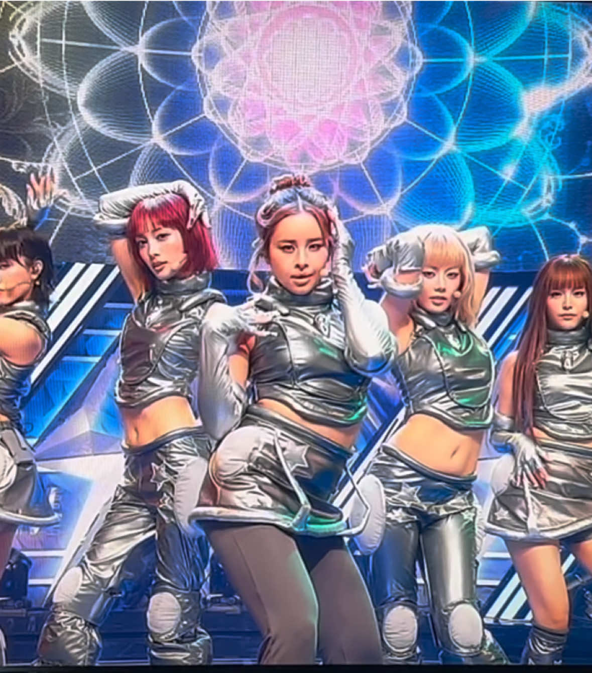GALA 今回生歌強くてマジで最高でした👏 みんな⁡ビジュ最強すぎませんか😢 #XG  #xg #xgalx #CDTV #fyp 