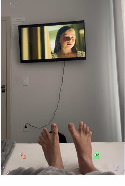 How to survive watching horror alone:pause & play cartoons🤣👀#funny #horrormovie #cartoon #cartoonmovie #funnyreaction #scaredbutfunny #relatable #laughtertherapy #mickeymouse #lol #foryou #fyp #fy #fyppppppppppppppppppppppp #viral 