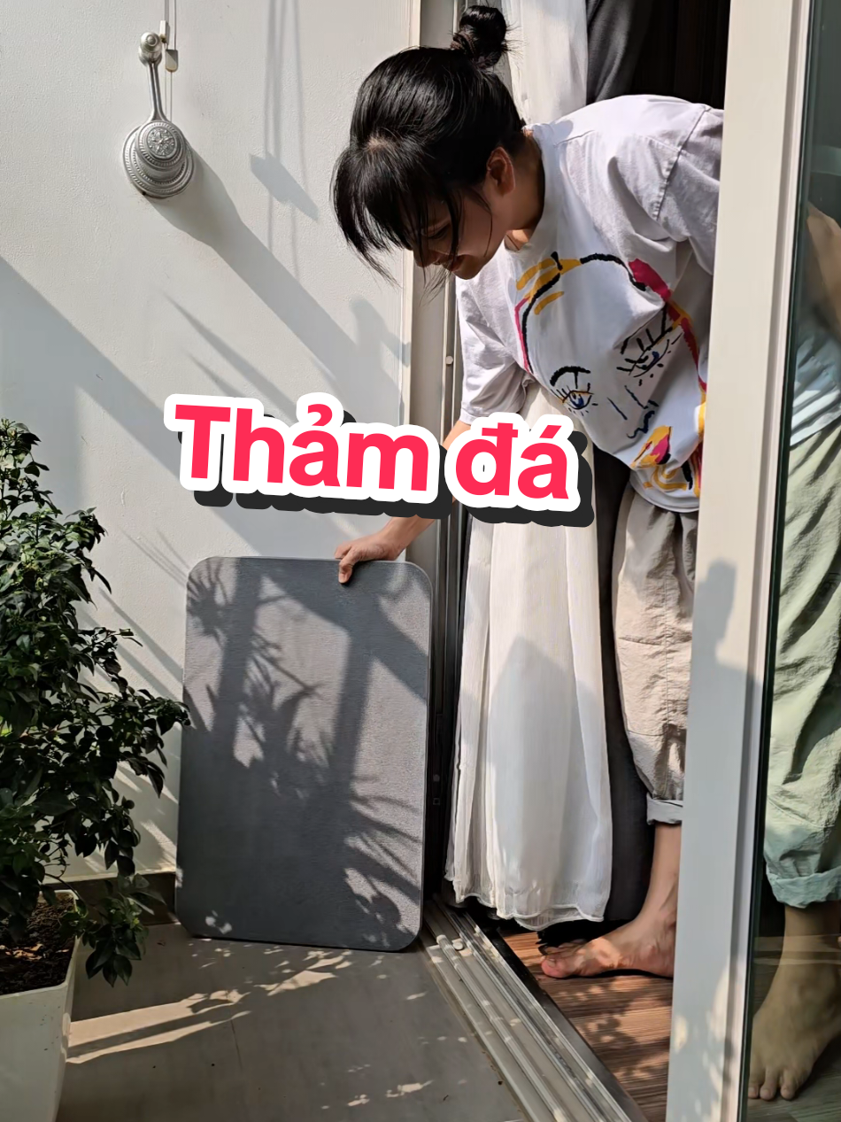 Trả lời @xian.oct12 Thảm đá thấm hút nhanh và chống trượt #thamdalauchan  #thamlauchan #thamlauchansieutham #thamlauchanchongtruot #chinhchanchat 