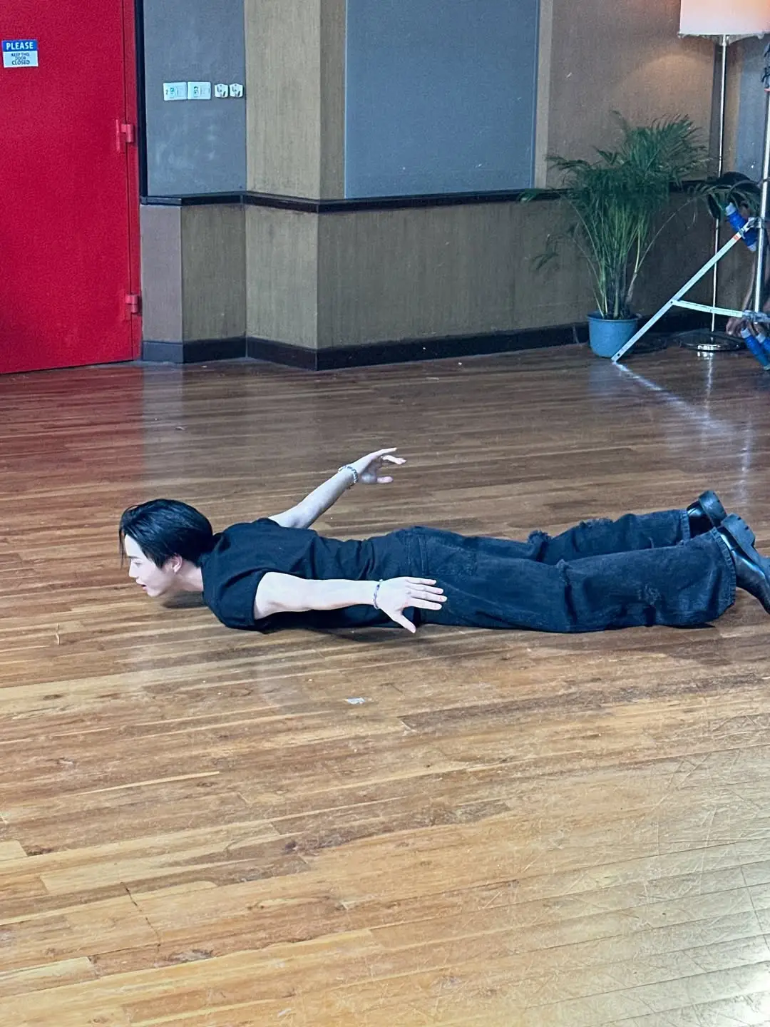 พี่อยากบิน   #jungt  เพลงเข้าบ่ว่ะ สไปเดอร์แมน #busbeecauseofyouishine #tiktok #เทรนวันนี้ #fypシ 