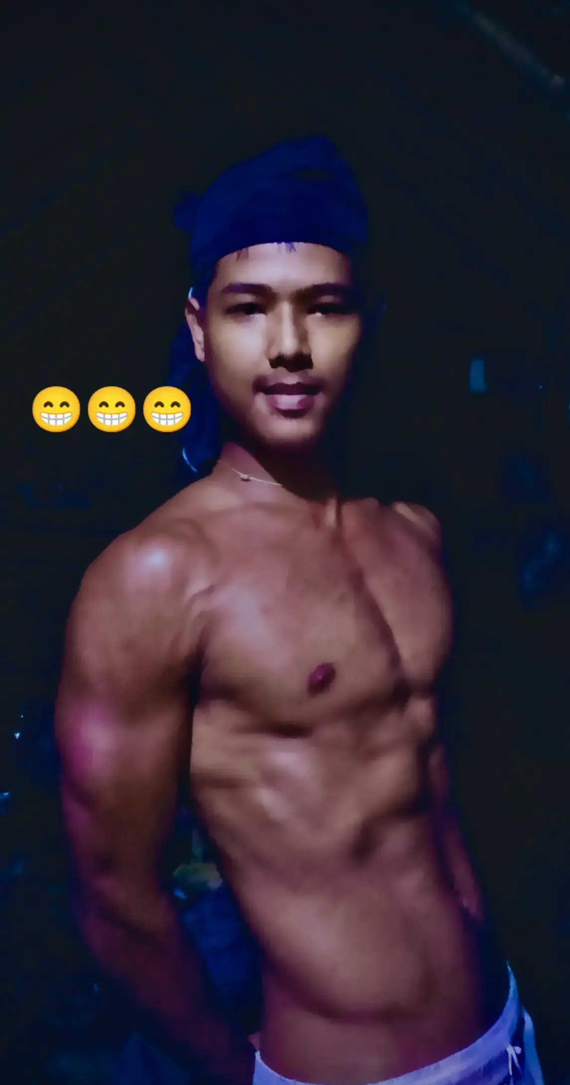 ရေသန့်ဗူး#myanmar #tiktok #follower ##on4t #မြင်ပါများပီးချစ်ကျွမ်းဝင်အောင်လို့🤒🖤 