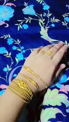 আমার বাবা আমাকে অনেক কিছু দিছে আমার বাবার কাছে আমি যা চাইছি তাই পায়ছি আমার বাবা best baba l love you baba.