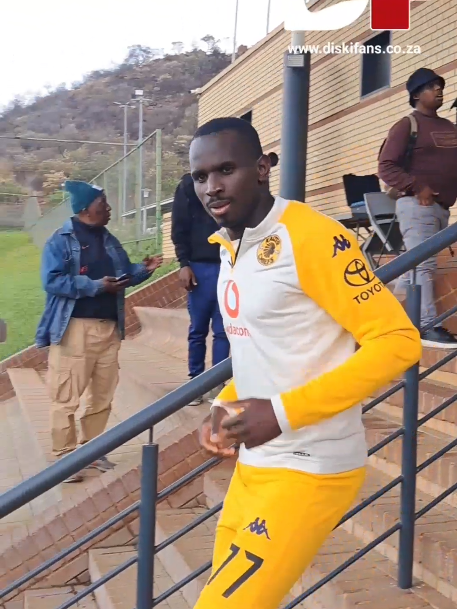 #BetwayPrem Kaizer Chiefs players preparing for training at the Kaizer Chiefs Village in Naturena. #DiskiFans #KaizerChiefsVillage #Naturena #KaizerChiefs 