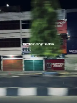#liriklagu #monokrom #monokromtulus #lewatberanda #xybca 