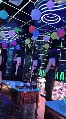 Các tỉ tỉ nhà tui 😁#thaobaby🤡 #nhanvienkaraoke #tuyennhanvienkaraoke #karaoke #xuhuong 