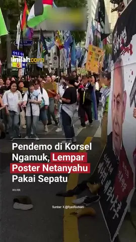 Ribuan orang turun ke jalan dalam unjuk rasa bertema krisis iklim di Seoul, Korea Selatan, pada Sabtu (27/9/2025). Namun tak hanya isu lingkungan, massa juga menyoroti kondisi di Palestina. Aksi protes diwarnai pelemparan sepatu ke poster PM Israel Benjamin Netanyahu, disertai teriakan “Free, Free Palestine!” Para demonstran membawa papan bertuliskan “Jalan Menuju Genosida” untuk mengkritik serangan militer Israel terhadap warga sipil Palestina. - Selengkapnya kunjungi website dengan klik link di bio atau download aplikasi di AppStore dan Google Play Store. #inilahNews #Korsel #KoreaSelatan #Seoul #Inilahcom #titiktengah #titikcerah  