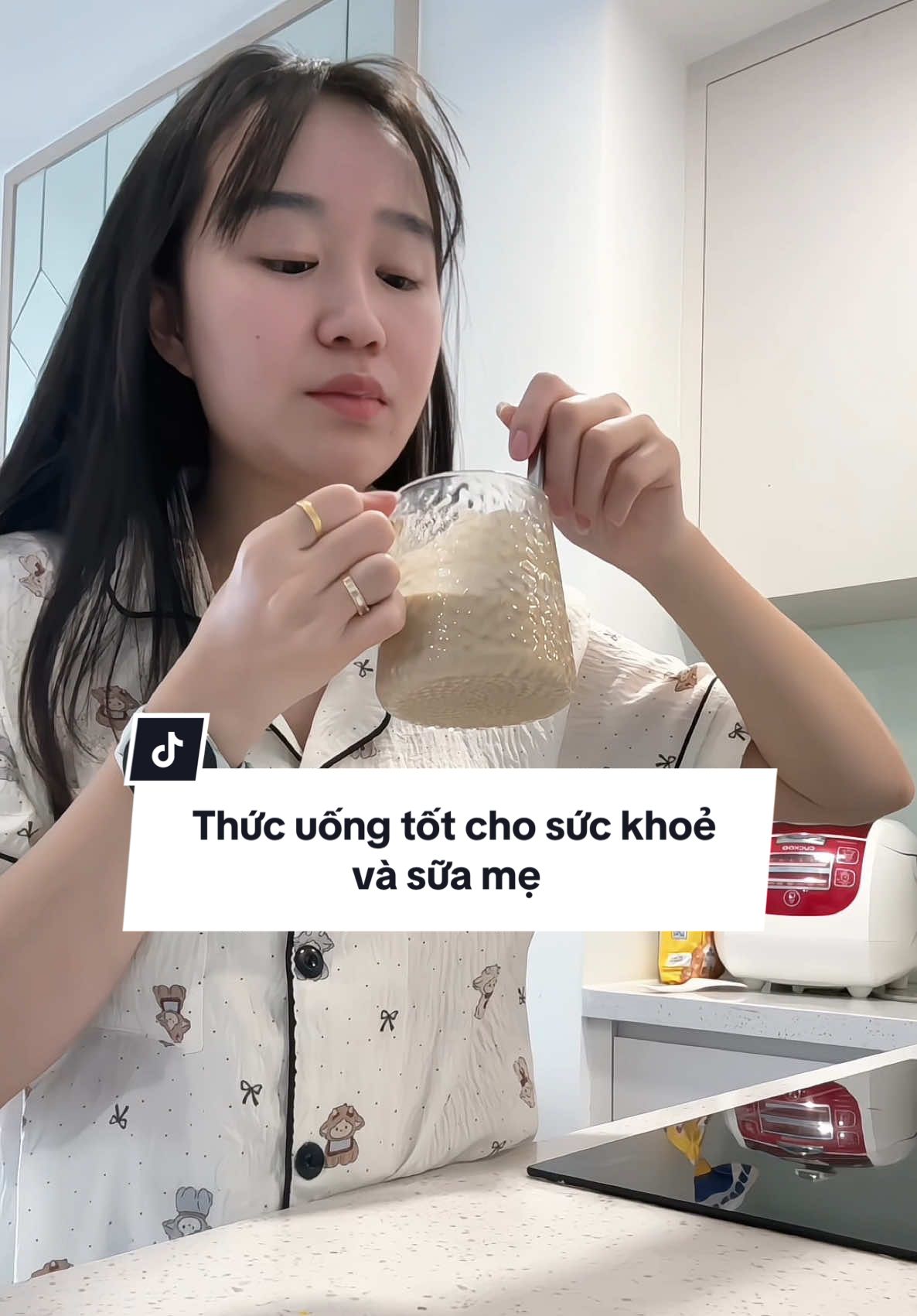 Giữa hàng trăm loại sữa pha kè, thì mình cứ mua máy về tự nấu sữa hạt tại nhà, vừa phù hợp kinh tế, vừa tiết kiệm thời gian mà cũng yên tâm hơn rất nhiều các mom ạ #MeCamMitne #mebimsua #teenmom #masuto #maylamsuahat 