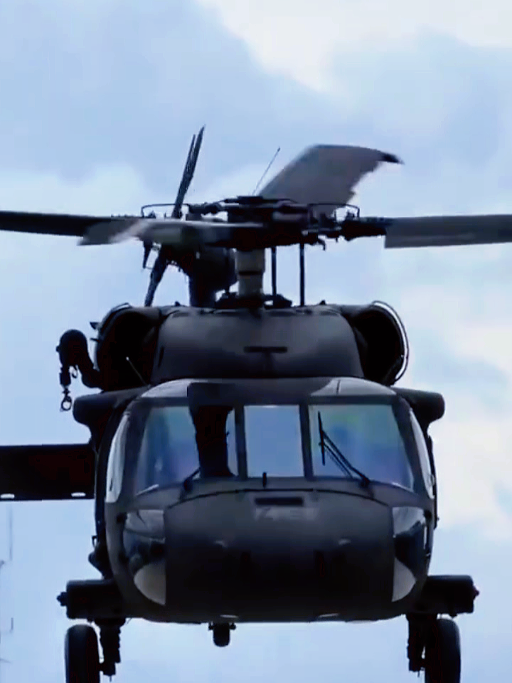 #uh60blackhawk #MilitaryAviation #HelikopterMiliter #brandatiktok 