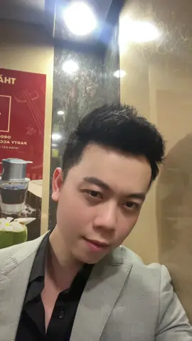 Họ yêu em bằng mắt nên họ thả lời bướm hoa #dinhdung #yeubangmat 