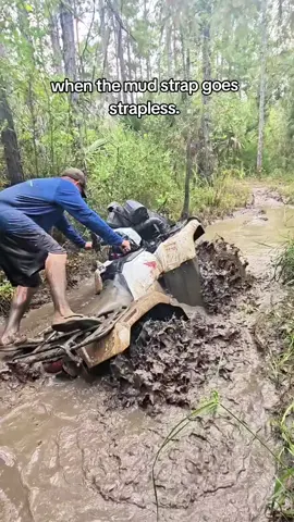no mas danza kuduro. wait for it  @Neal Schmidt  #hondagang #fyp #atvlifestyle #danza #mud 