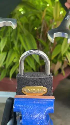 How to Open a Lock Easy Way #tips #LifeHack #tips #work #DIY 