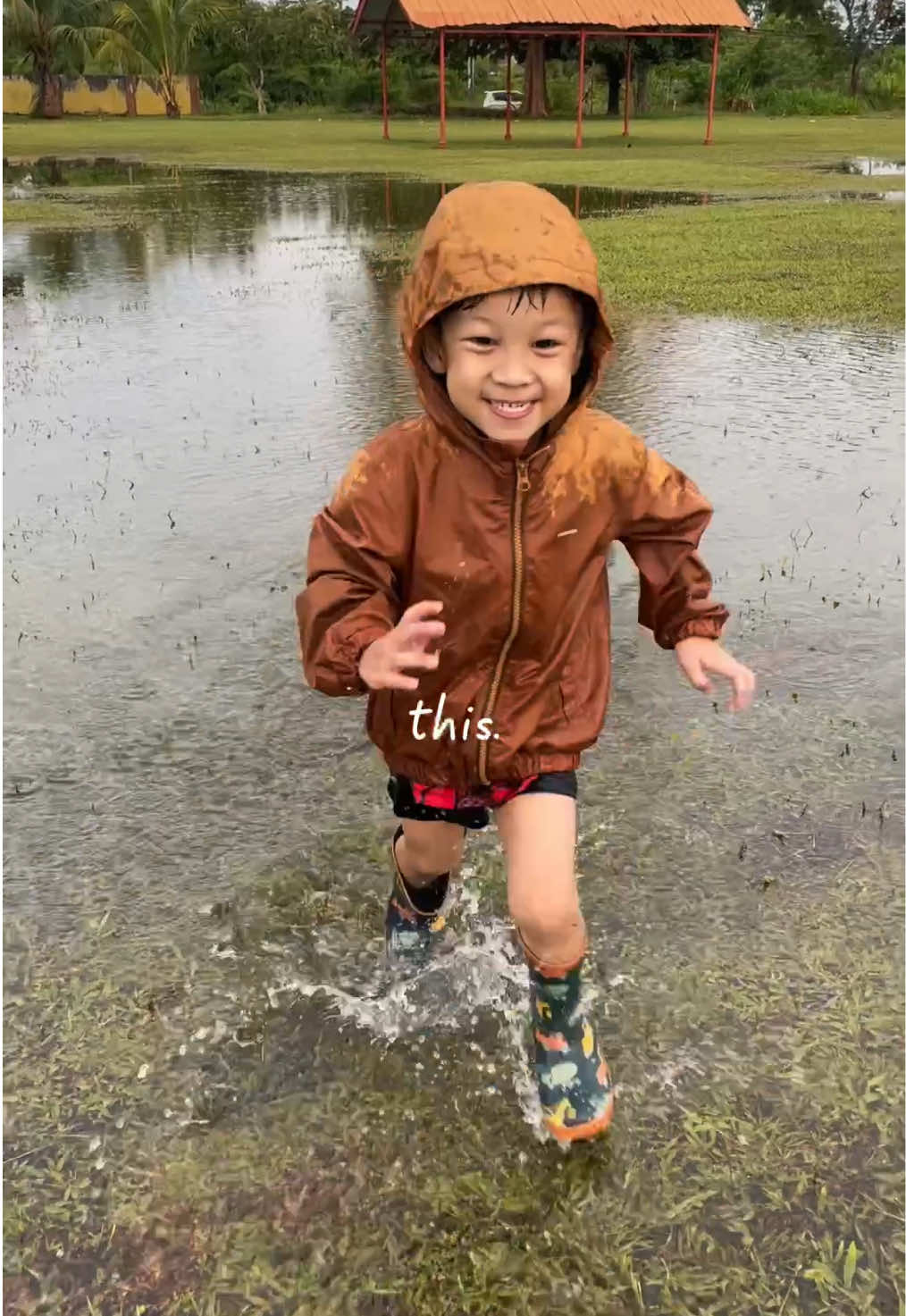 Pure joy 🤍 #kids #mandihujan #raining #perlis #CapCut 