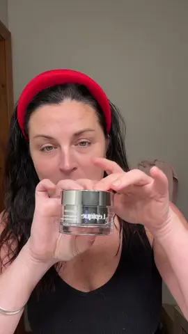 @Lepique so excited to get started on this 14 day journey.  The product feels really nice. The packaging is so pretty in the mirror tone. I will preach it until you hear it. Any retinol journey needs to take a slow and steady course.  It’s a journey not a race and sometimes you gotta slow it down. Sometimes you have to take a day or two break but it’s a process and I promise you the results will be worth it . #lepique #retinolskincare 