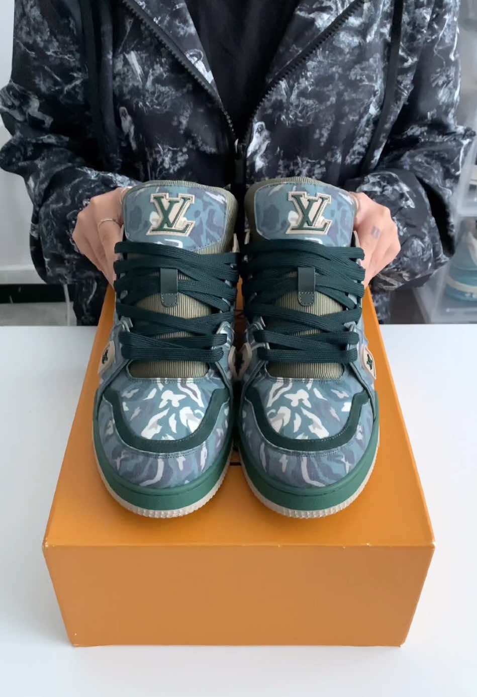 New Season Lv Trainers 😍 #viral #fyp #luxuryshoes #sneakers #explore #designer #blowthisup #trending #explorepage #mensfashion #fashion #fashiontiktok #tiktokviral #xyzbca #lvtrainers 