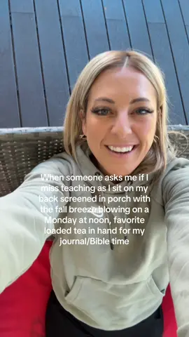 I used to spend Mondays counting down to the weekend… now I spend them here. Digital marketing for the win! #iquitmyjob #formerteacher #teacherburnout #teachermom #iquitteaching 