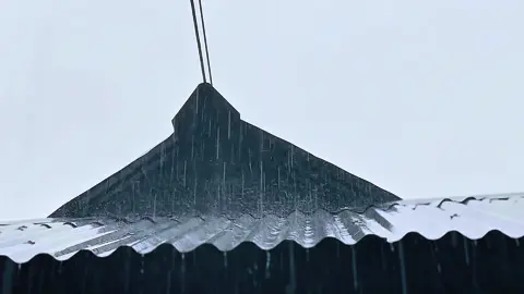 _-শহর জুড়েই বৃষ্টি এসে তোমায় ছুয়ে যায় 🖤🌨️ #tiktokofficialbangladesh #bdtiktokofficial #fpy #foryou #plz 