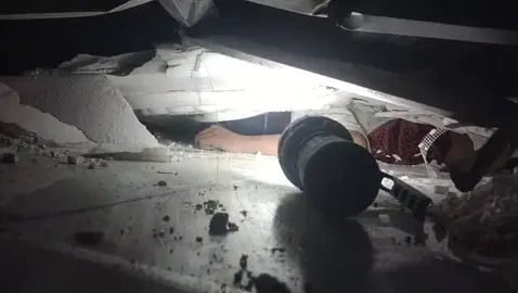 assalamualaikum warahmatullahi wr WB  semoga santri selamet ,semoga cepet ketolong aamiin 🤲 kejadian tadik sore jam 15:30 tgl 29 September 2025 masjid ponpes Al khozini desa buduran kec,buduran kan Sidoarjo ,semoga selamet  aamiin 🤲🤲🤲 ujian mencari ilmu 😭😭😭😭😭😭