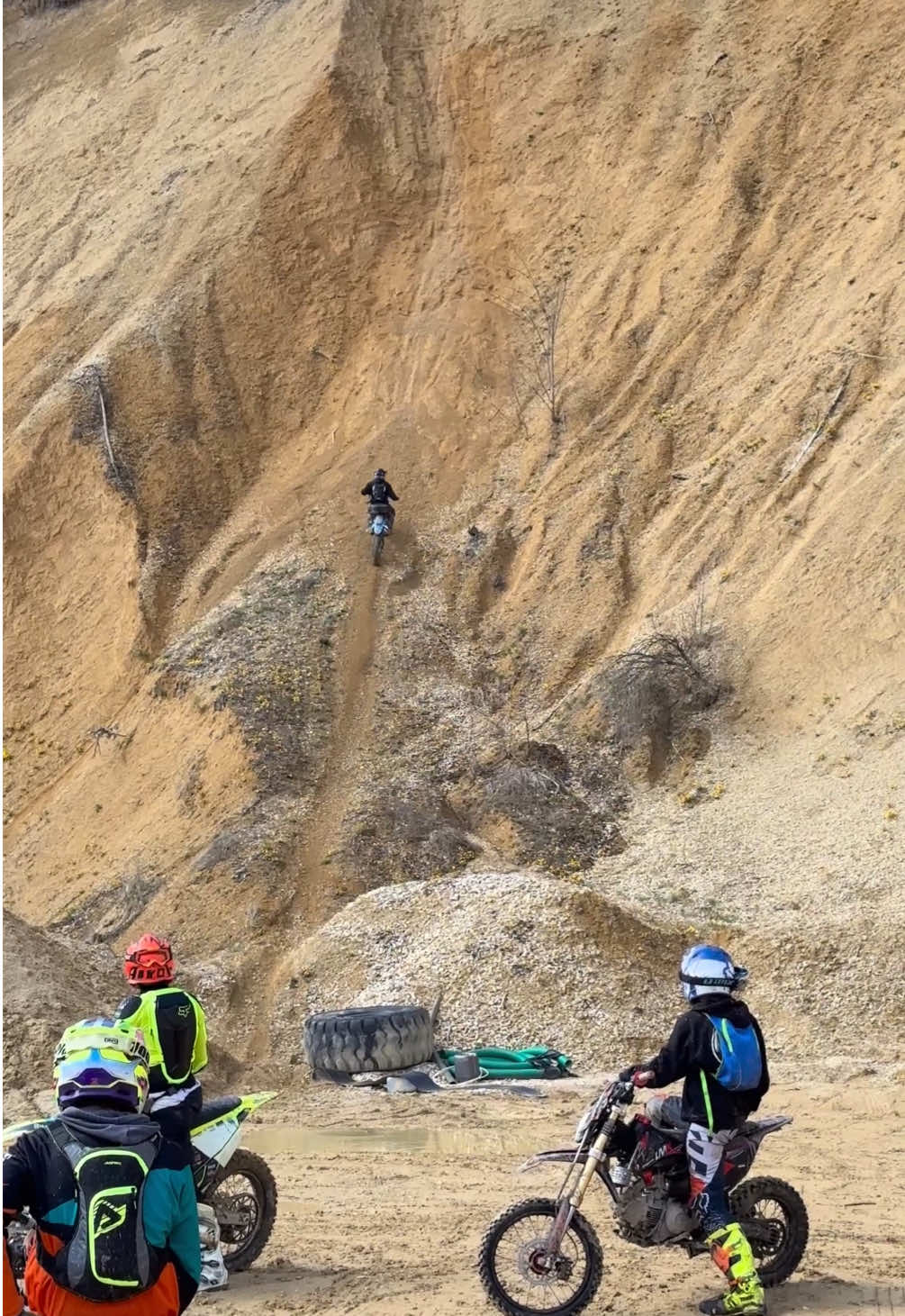 Wall Dirt Bike Hill Climb #hillclimb #dirtbike #enduro #viral #moto 
