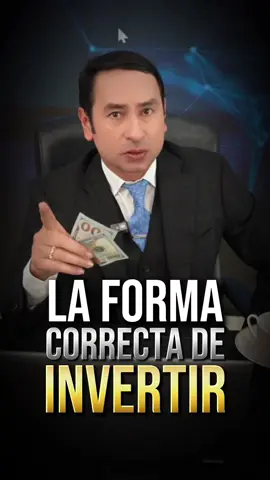 No te dejes engañar por los que venden atajos. Antes de invertir fuera, invierte dentro. Tu mente es tu primer activo. La mejor ganancia es volverte valioso para los demás. ¿Quieres aprender a INVERTIR en la bolsa de valores? 👉🏻 Comenta la palabra 