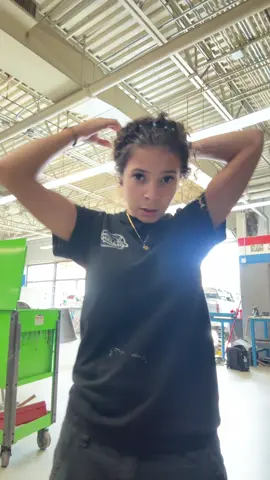 hair lookin so tuff #bellaboo #autocollision #youmatter 