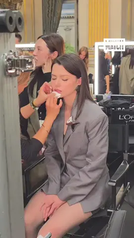 #beckyarmstrong #fashionweek #TikTokFashion #onregardequoi #lorealparis @L’Oréal Paris 
