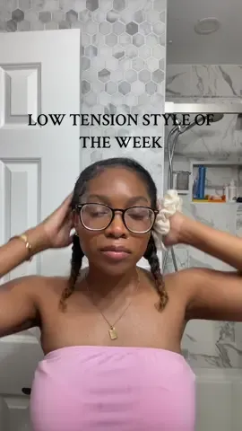 happy monday💕 french braids for the week! No perfect part either bc I’ll be pinning these up any way. the 2 braids/twists have been really doing it for me as a lazy natural gyal #naturalhair #naturalhairstyles #protectivestyles #frenchbraids #braids #hairstyles #lowtensionhairstyles #curlyhair #curls 