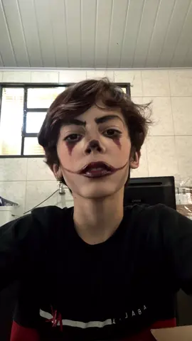 Perdão por aparecer assim dunada 😓😅  #halloween #makeup #palhaço 