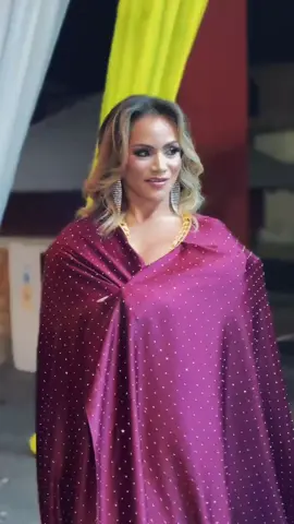 Eu disse Belíssima 👑👠💎@Gustavo Mescouto meu maravilhoso estilista e dono dessa peça linda🥰@Ailton Guedes O profissional q me deixou bela com um cabelo lindo e uma make prft.