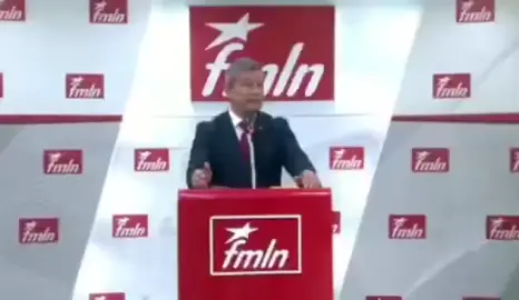 🗣️ CHINO FLORES PROMETE LLEVAR AL FMLN COMO UNA OPCIÓN PARA EL PUEBLO Y OFRECE “LUCHAR EN LAS CALLES” El secretario general del FMLN, Manuel “El Chino” Flores, reafirmó el compromiso del partido de izquierda y anunció que se prepara una transformación profunda para volver a ser una opción real para los salvadoreños. “Vamos a transformar al FMLN en una opción para nuestro pueblo: una opción solidaria, empática, de lucha en las calles y que represente los más altos intereses de la población”, declaró Flores. #viral #foryoupage #fyp #foryou #ElSalvador 