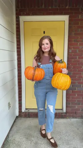 If you love @kay.harike's fall porch, step to the front and add her favs to your cart to build your own. 🎃✨ #TikTokShop #FallCore #FallDecor #TikTokShopFinds