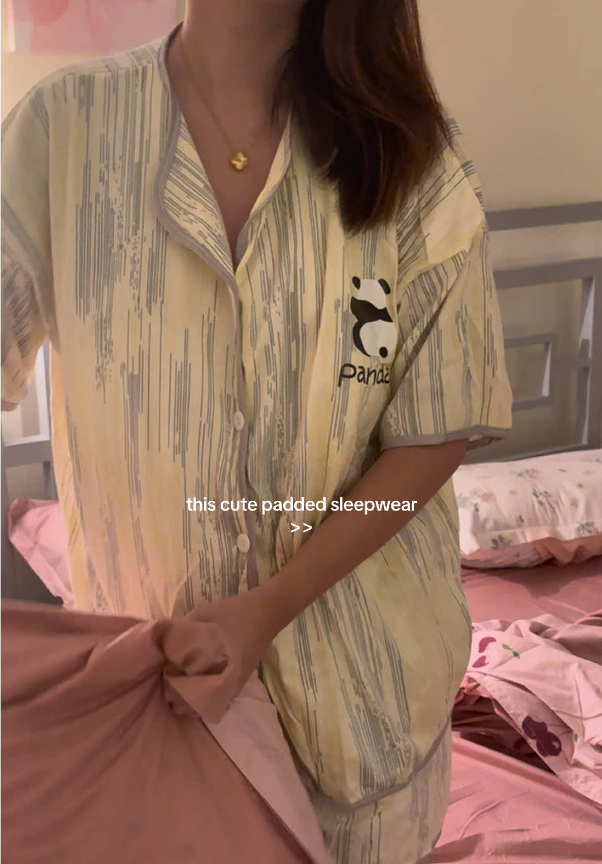 Ngayon nyoko pakuhanin ng parcel kasi padded na to 🤭 #sleepwear #terno #pajama #paddedsleepwear #sleep 