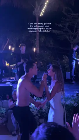 this was a non negotiable and it was the best decision i made all weekend #onelesslonelygirl #belieber #weddingsong #weddinglastdance #justinbieber @Justin Bieber 