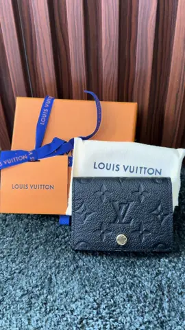 Client’s personal order 🎁✨  Wilt u ook iemand of uw zelf verwennen? Neem gauw contact op met ons! U kunt bij ons zijn voor het bestellen van uw Louis Vuitton items! • 100% Authentiek • Snelle leveringstijd • U krijgt wat u vraagt  • Betrouwbaar  • Betaalbaar Neem contact op met ons: 📞: 8746053 (No calls, only via WhatsApp) Ons afhaal-en betalings adressen zijn: • Meerzorg (5 Minuten verwijdert van de brug) • Paramaribo (Zuid & Noord) • Wanica (in de buurt van Optiek Seetal) See you soon🛍️  #louisvuitton #authentic #suriname #fypシ゚ #viral 