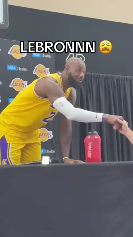 The way my king drinks water is SO TUFFF 🔥 #lebron #mediaday #lakers #67 #NBA 