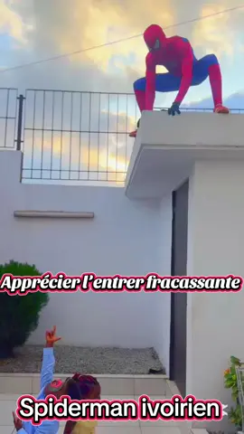Apprécier l’entrée fracassante de Spiderman ivoirien #spidermanivoirien #spiderman #cosplay 