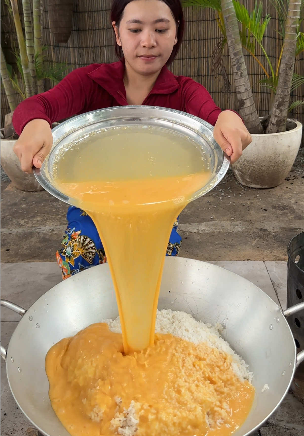How to make fried rich with egg #fyp #tiktokfood #Recipe #foryou 