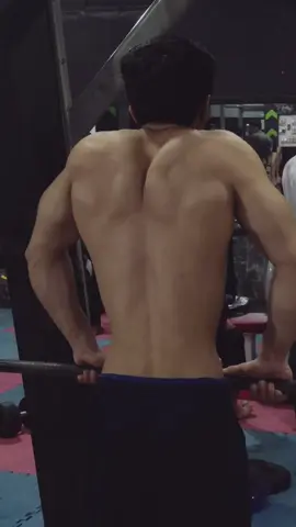 Wait for the back pose 🔥 #fyp #workout #gym #exercise #foryoupage 