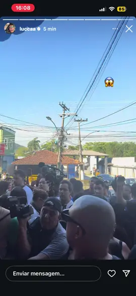 Famíliares e amigos do oruam estão nesse exato momento aguardando oruam ser solto.  Story postado pelo irmão de oruam Lucca.  #oruam 