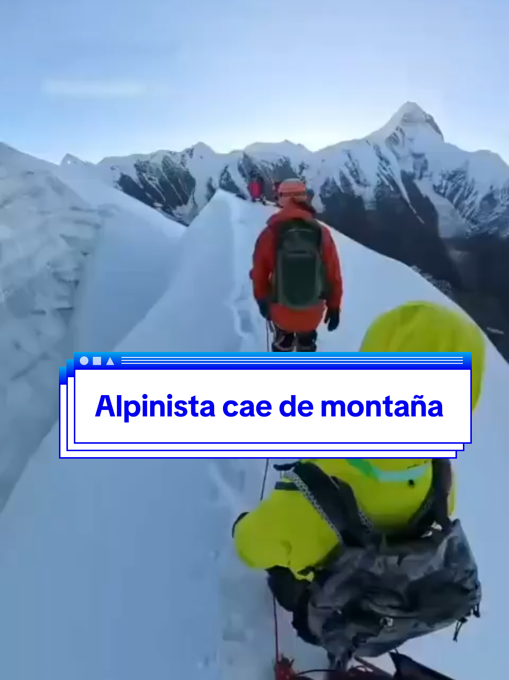 En China, un alpinista de 31 años murió en la montaña Nama Peak, ubicada en Sichuan, después de, aparentemente, desprenderse del arnés para tomarse una selfie.  Según reportan, cayó por una pendiente a una altitud de unos 5.500 metros. Para más información visite Canal1.com.co  #China #Alpinista #Noticias