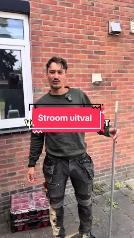 Helpt een thuisbatterij écht bij stroomuitval? 🔋⚡️ Onze monteur Justin legt dit uit. #energietip #thuisbatterij #slimwonen #duurzaam 