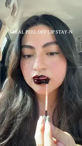 Why is that sooo satisfying 🤭 @SACHEU Beauty US  #sacheubeauty #lifereadybeauty #lipstain #peelofflipstain 