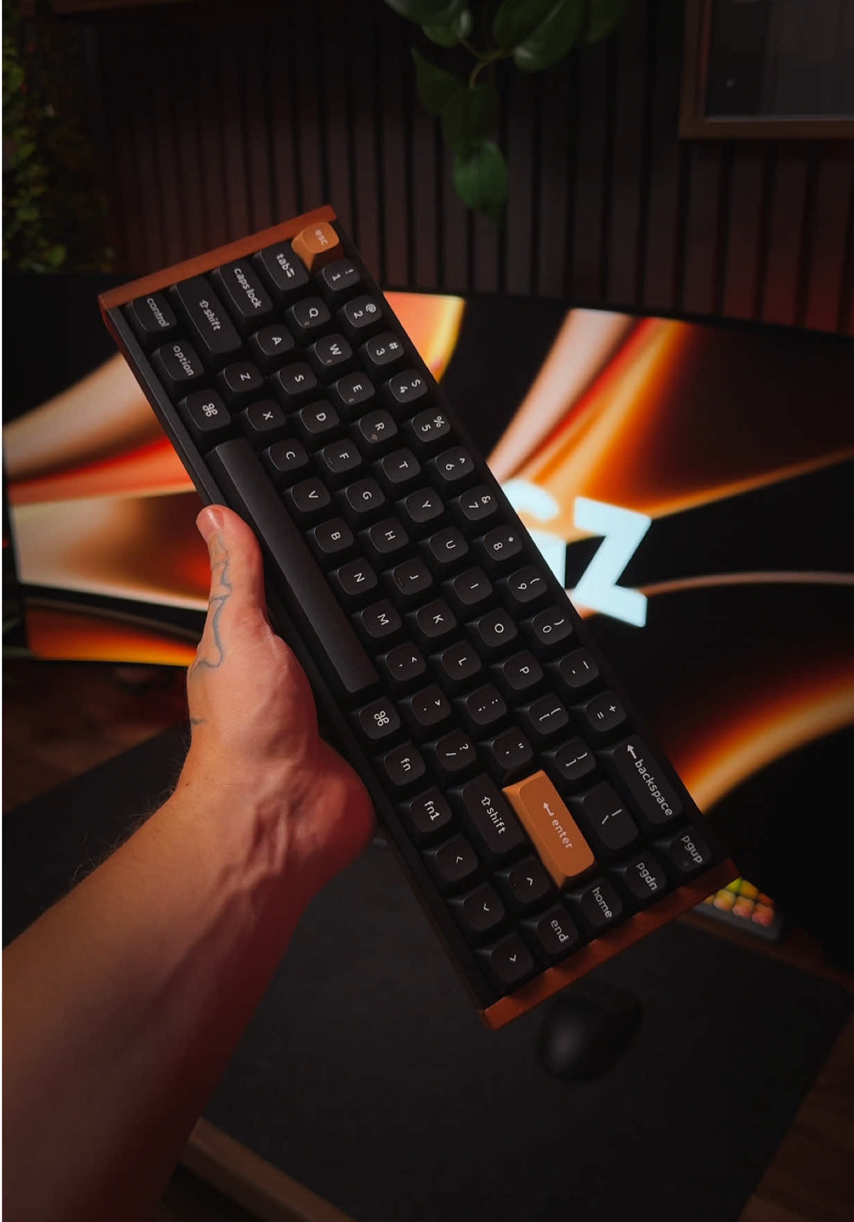 Keychron k6 HE 65%. What a beautiful keeb  •	65% compact layout with arrows 	•	Magnetic switches, adjustable actuation 	•	Multi-action dynamic keystrokes 	•	Wired, Bluetooth 5.2, 2.4 GHz (1000 Hz) 	•	4000 mAh battery, ~120 hrs use 	•	RGB backlight with 22+ modes 	•	Aluminum build, PBT keycaps, rosewood option 	•	QMK + Keychron Launcher for full customization @Keychron  #keychron #keychronk6he #keychronkeyboard #woodenaccents #magenticswitches 
