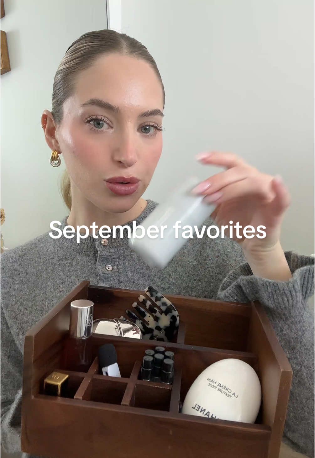 My September favorites, first favorites of fall 🍂 @Dolce Vita Footwear @DeMellier @Charlotte Tilbury @lemme @Summer Fridays @rhode skin #favorites #monthlyfavorites #beautyfavorites #homedecor #faahionfavorites #fallfavorites #fyp 