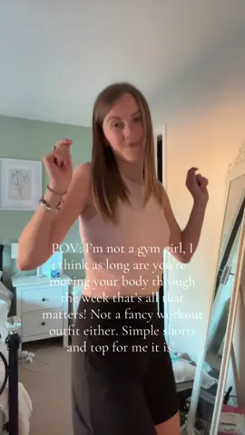 Just shake and move your body! #moveyourbody #simplegirl #workout #gym #beyou 