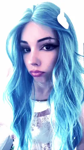 this wig and skirt make me feel mermaidy 
