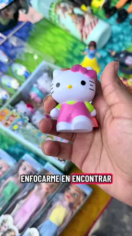Cap. 28 Cazando la Kitty y sus amigos en el Tianguis. 💖🛍️ #tianguis #hellokitty #kittylover #coleccionista #juguetes 