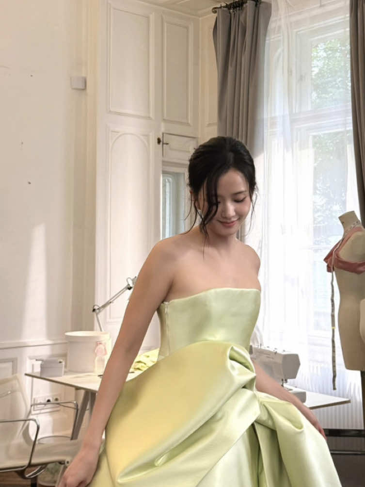Our princess Dior 💚  #jisoo #jichu #kimjisoo #JISOOxDior #DiorSS26 #PFW #DIOR 