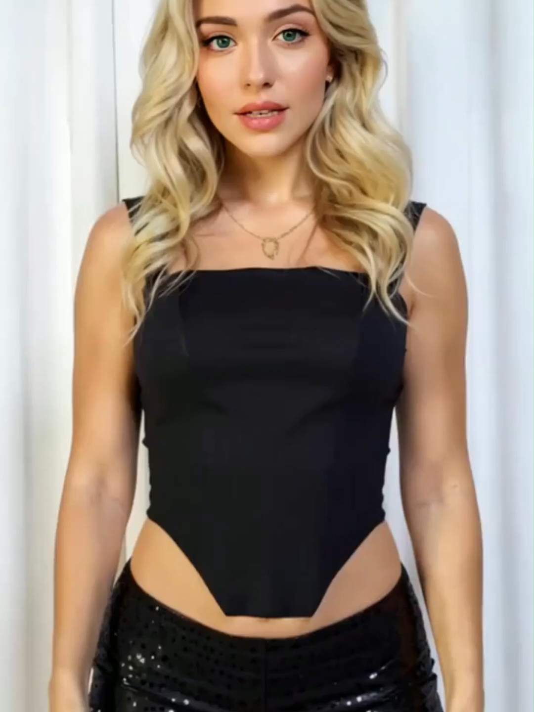 Ianka - Croped preto com shortinho preto